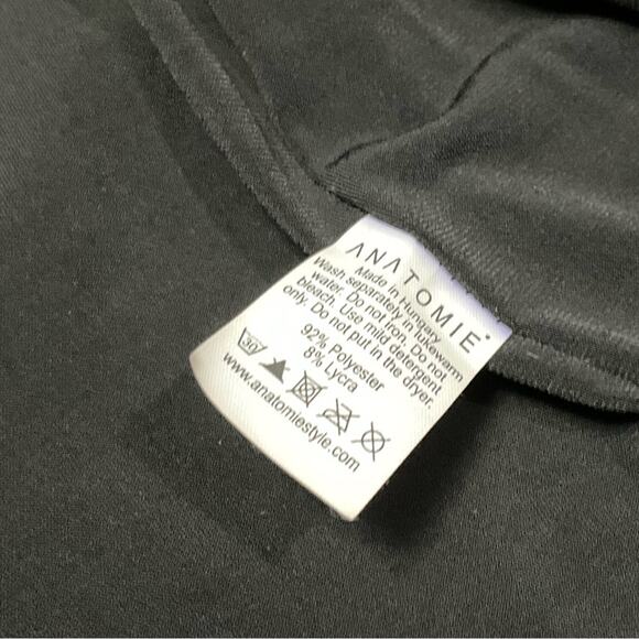 Anatomie Quilted Blue and Black Vest with Stretchy Sides Size XL - Picture 9 of 9